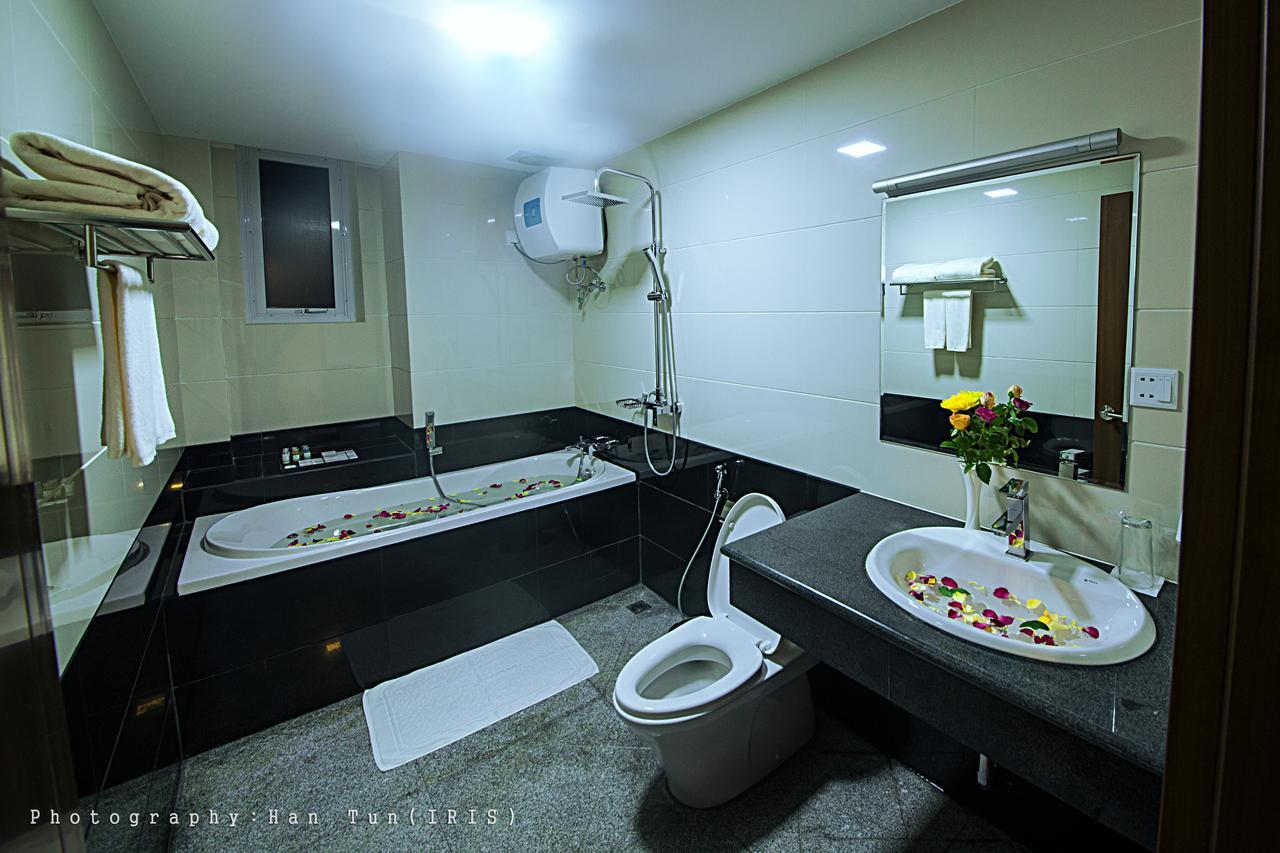 Ngwe Moe Hotel Mawlamyine Exterior foto