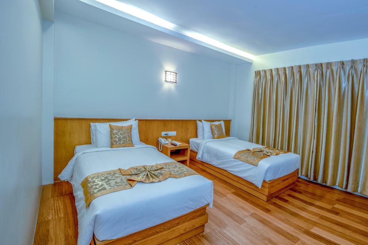 Ngwe Moe Hotel Mawlamyine Exterior foto